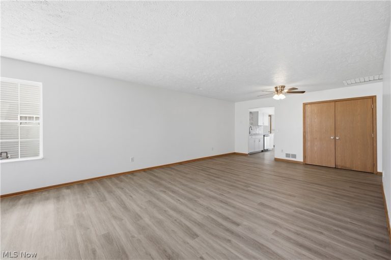 127 Blackburn Street, Campbell, OH - Photo 5