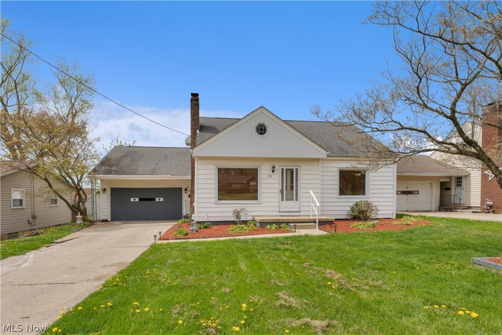 190 Struthers Liberty Road, Campbell, OH