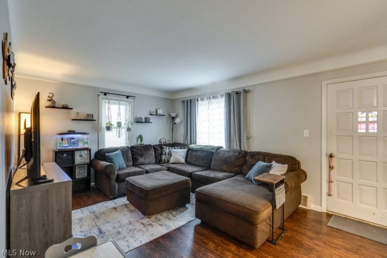 13513 York Boulevard, Garfield Heights, OH - Photo 3