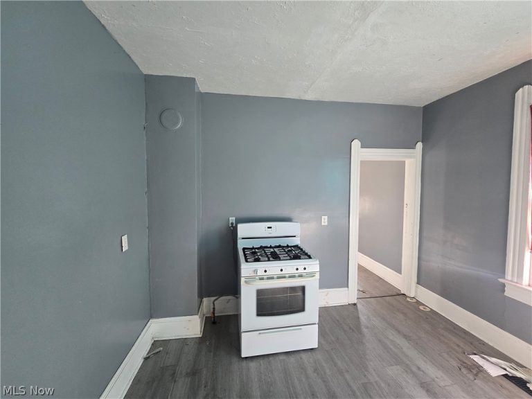 1087 64th Street, Cleveland, OH - Photo 8