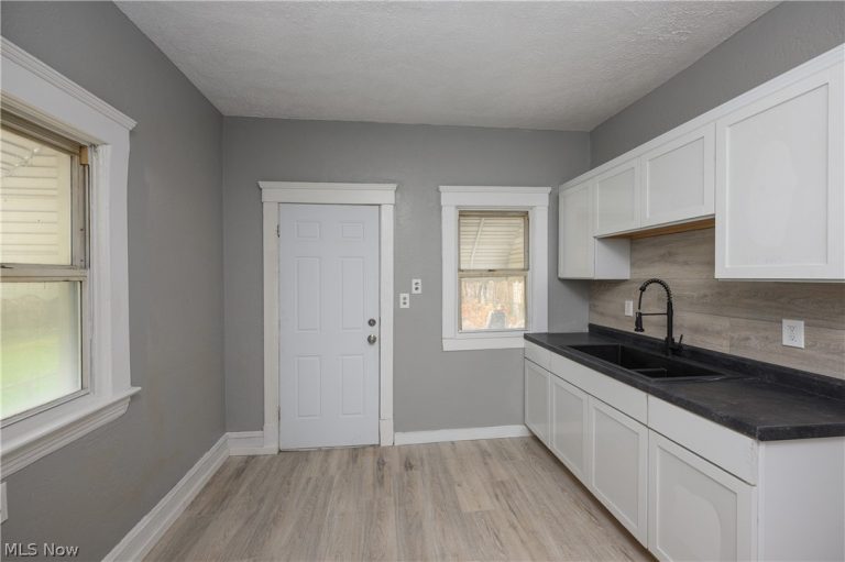 686 92nd Street, Cleveland, OH - Photo 8