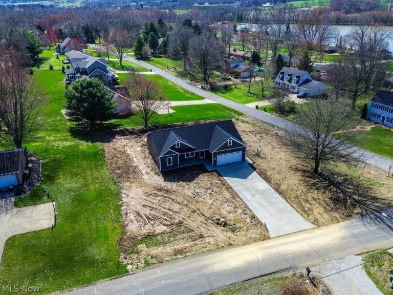13969 Highview Drive, Dalton, OH - Photo 2