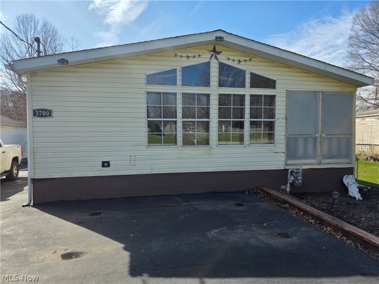 3700 Liberty Avenue, Hubbard, OH, 44425