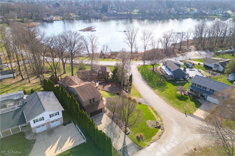 5124 Beachview Circle, Canton, OH - Photo 5