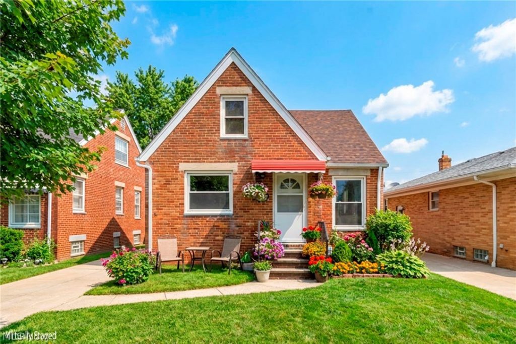 3202 Parklane Drive, Parma, OH