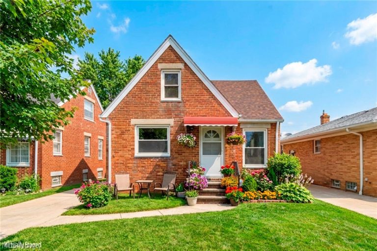 3202 Parklane Drive, Parma, OH, 44134