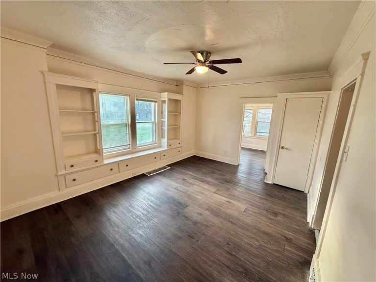 6913 Harvard Avenue, Cleveland, OH - Photo 6