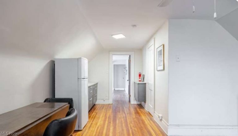 2609 Hampshire Road, Cleveland Heights, OH - Photo 3