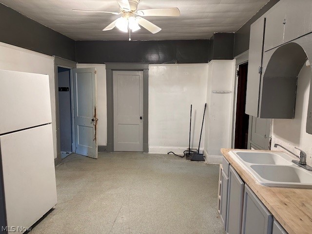 127 Oxford Street, Campbell, OH - Photo 3