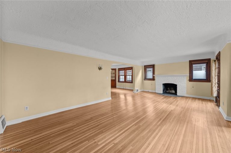 18427 Winslow Road, Shaker Heights, OH - Photo 4