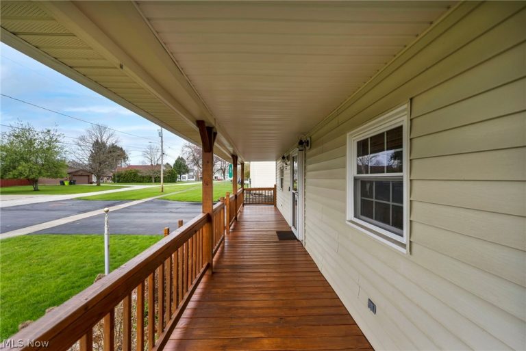 17 Franklin Street, Newton Falls, OH - Photo 2