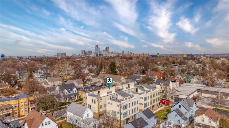 4709 Bridge Avenue, Cleveland, OH - Photo 2