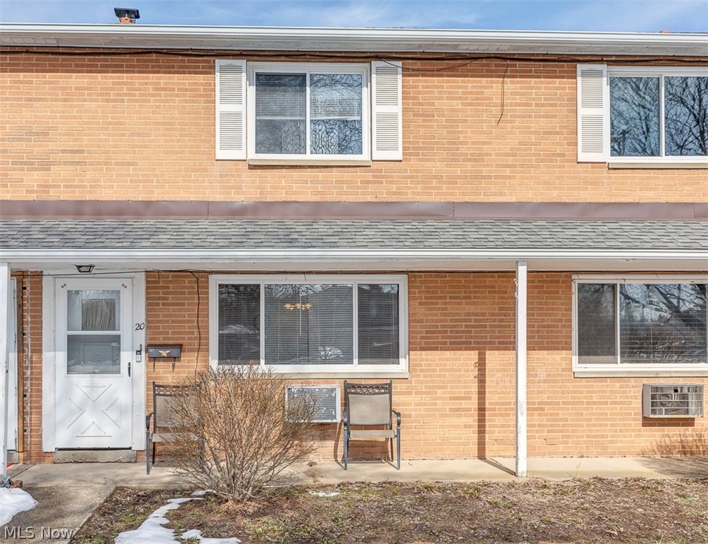 2472 Warren Parkway #20, Twinsburg, OH