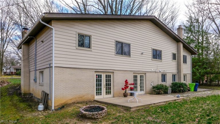 447 Spring Grove Drive, Tallmadge, OH - Photo 6