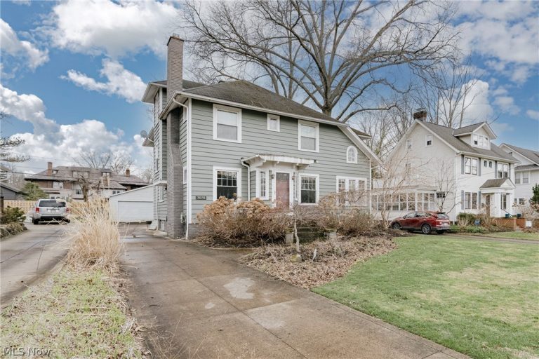 3078 Scarborough Road, Cleveland Heights, OH - Photo 2