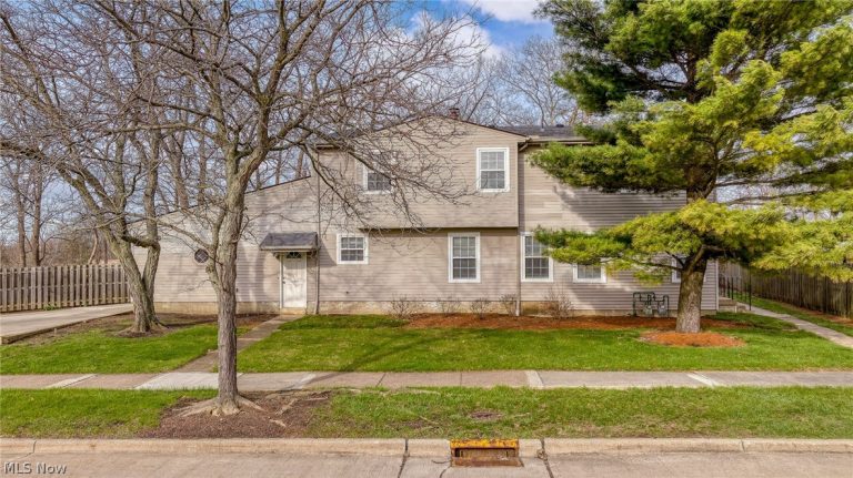 1653 Southbend Drive, Rocky River, OH, 44116