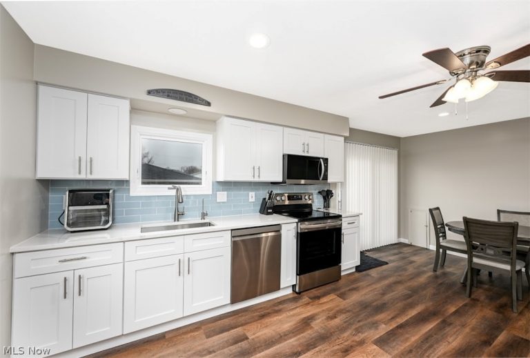 6065 Mercer Drive, Brook Park, OH - Photo 6