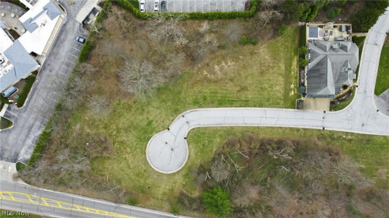 Lancaster Court, Chagrin Falls, OH - Photo 6