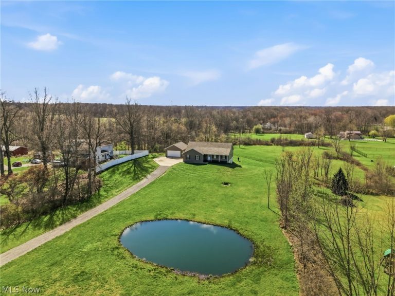 3766 Pothour Wheeler Road, Hubbard, OH - Photo 4