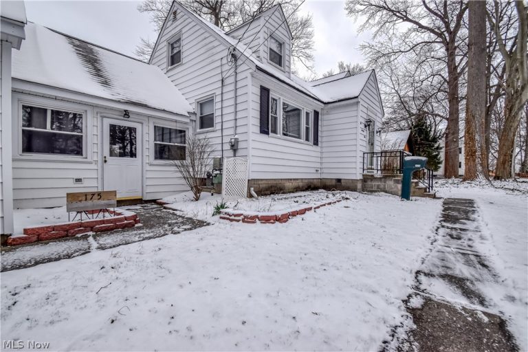 175 Overlook Road, Painesville Twp, OH - Photo 2