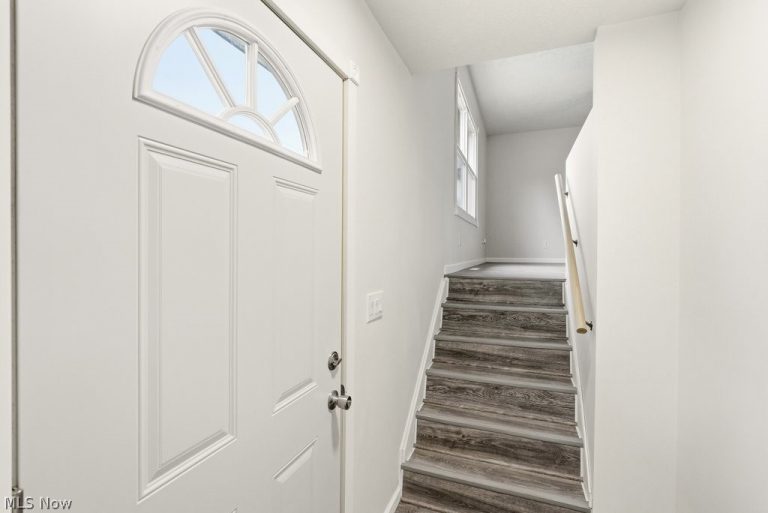 321 Adams Street, Newton Falls, OH - Photo 3