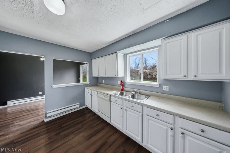 508 Wood Street, Elyria, OH - Photo 8