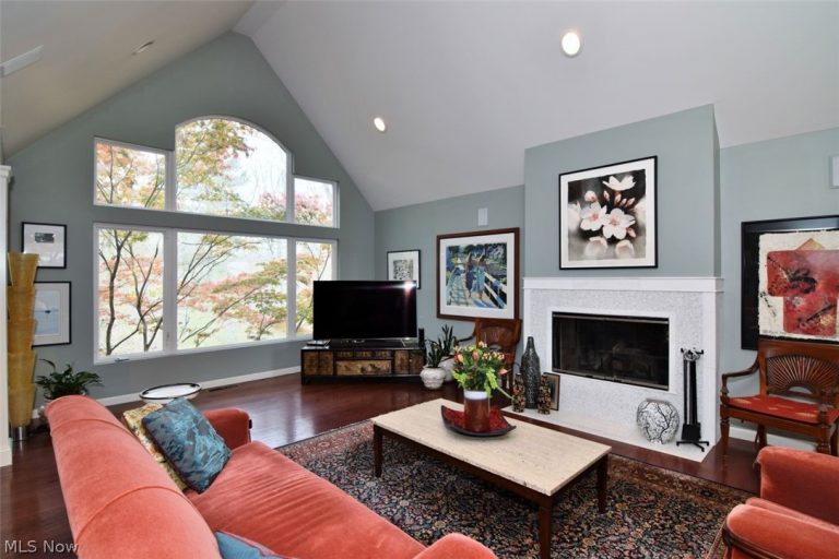 766 Carriage Trail, Northfield, OH - Photo 8