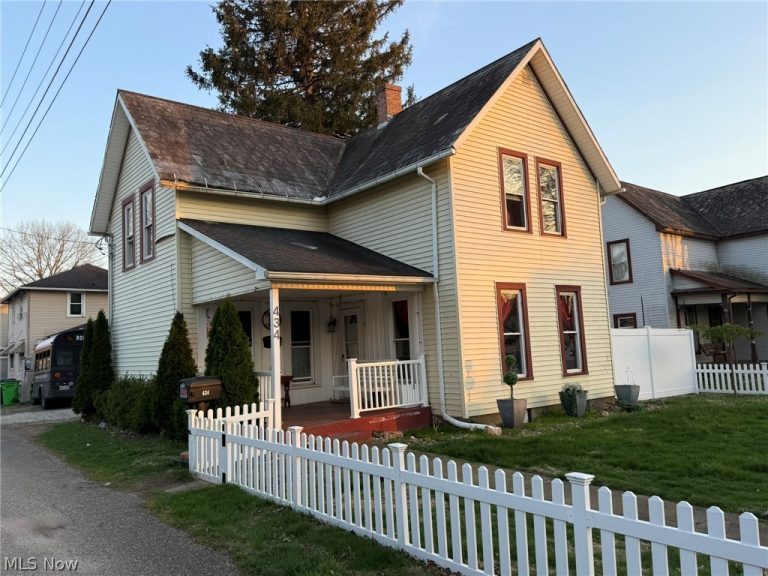 434 4th Street, Dover, OH, 44622