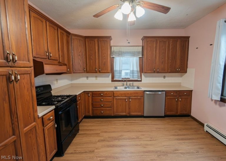 1195 Johnson Road, Sebring, OH - Photo 5