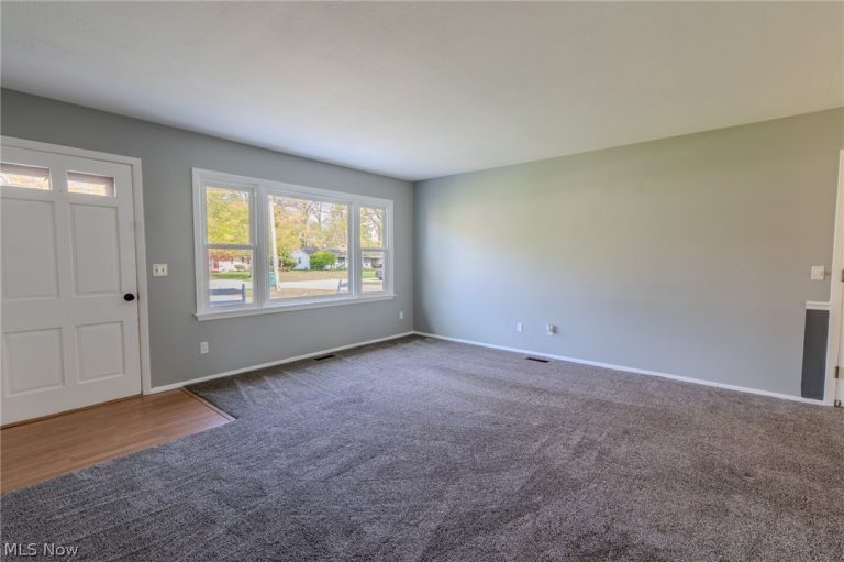 6426 Southgrove Road, Mentor, OH - Photo 8