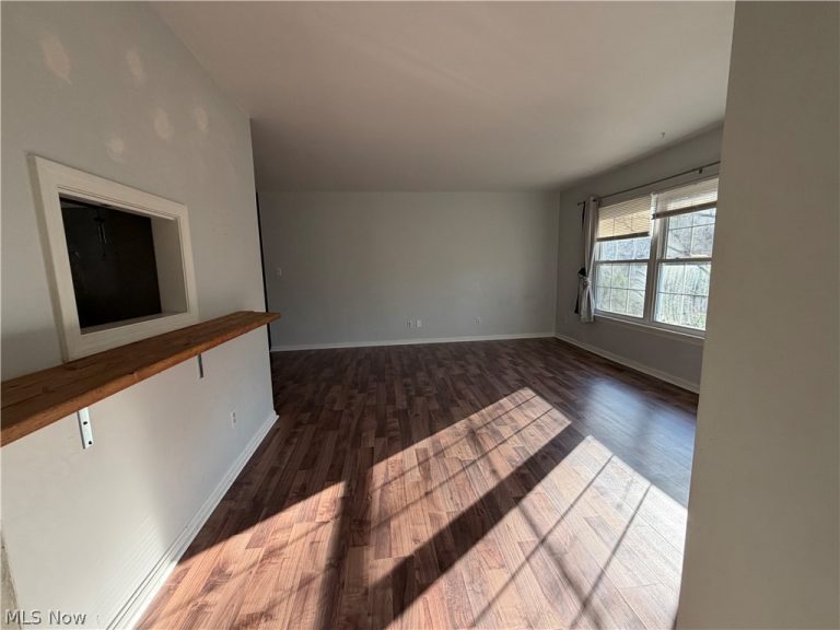 6910 Carriage Hill Drive #202, Brecksville, OH - Photo 6