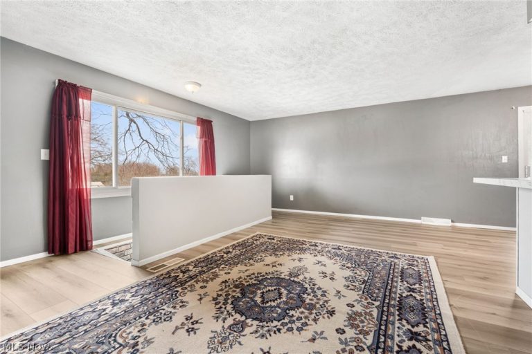 405 Baldwin Road, Akron, OH - Photo 6