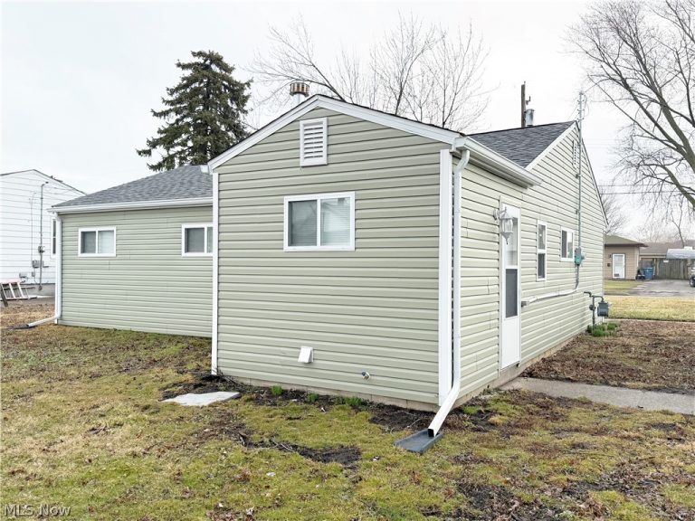 1528 Maine Avenue, Lorain, OH - Photo 6