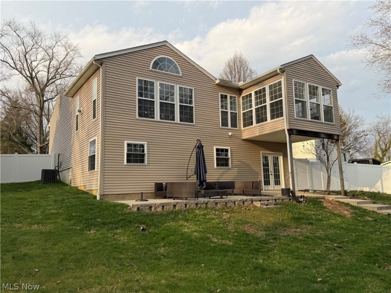 2213 Oak Avenue, Massillon, OH - Photo 2