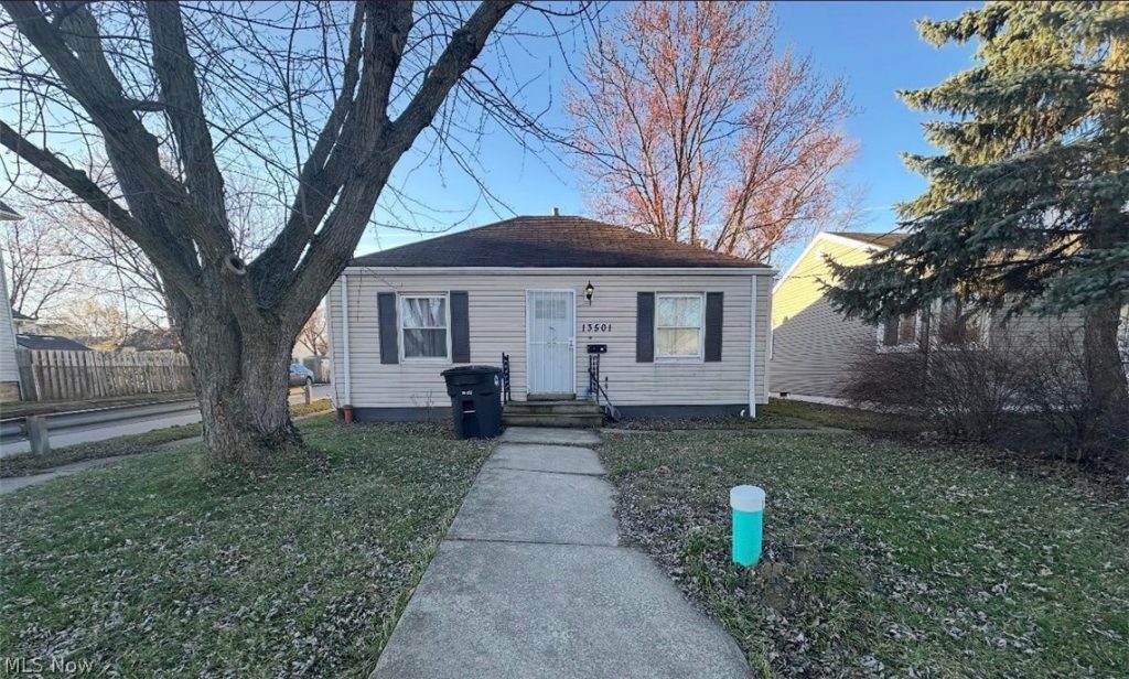 13501 Carrington Avenue, Cleveland, OH