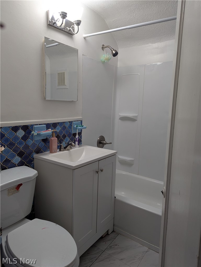 1490 – 1492 250th Street, Euclid, OH - Photo 8