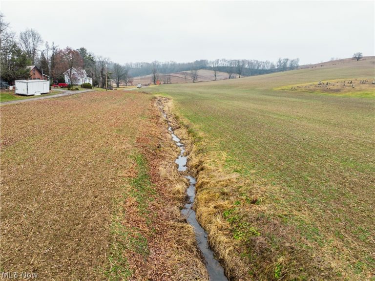 3967 Crooked Run Road, New Philadelphia, OH - Photo 7