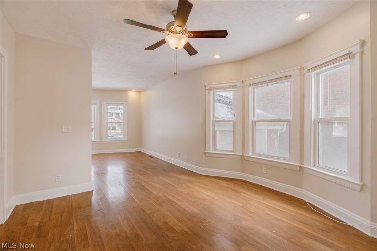 14915 Clifton Boulevard, Lakewood, OH - Photo 8