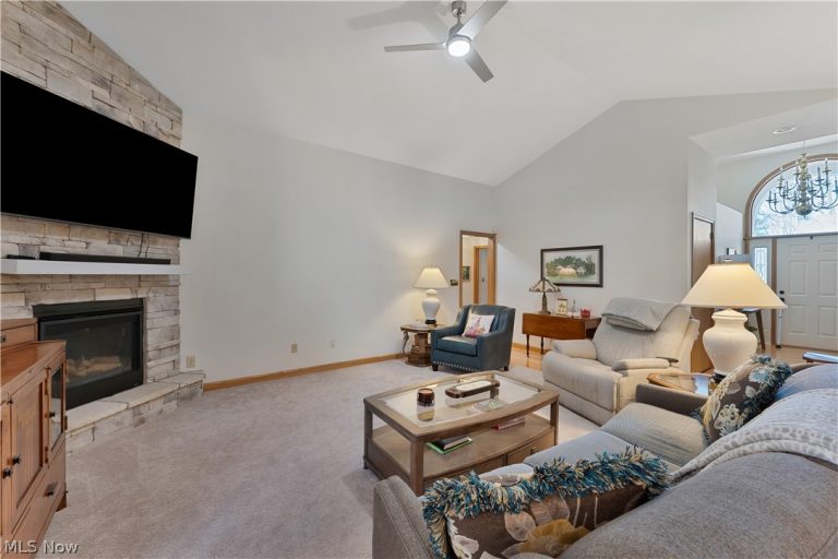 101 Pin Oak Place, Campbell, OH - Photo 4