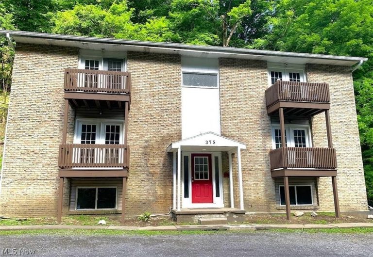 365 12th Street #3, Weirton, WV, 26062