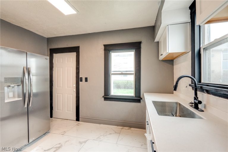 14726 Puritas Avenue, Cleveland, OH - Photo 8