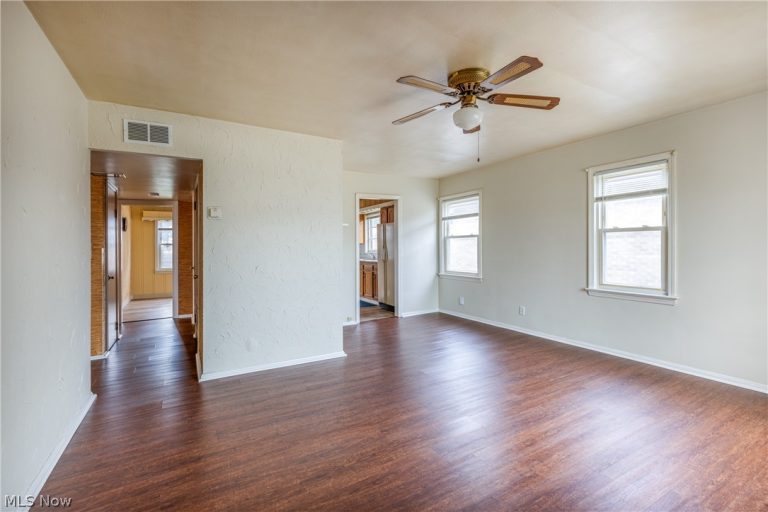 1303 Dartmoor Avenue, Parma, OH - Photo 3