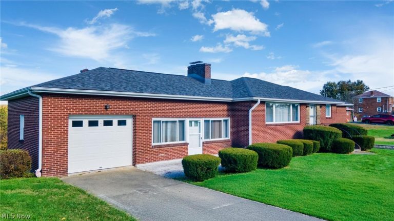 162 Locust Lane, Follansbee, WV - Photo 2