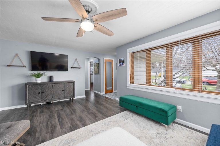 1437 Westwood Drive, Lorain, OH - Photo 4
