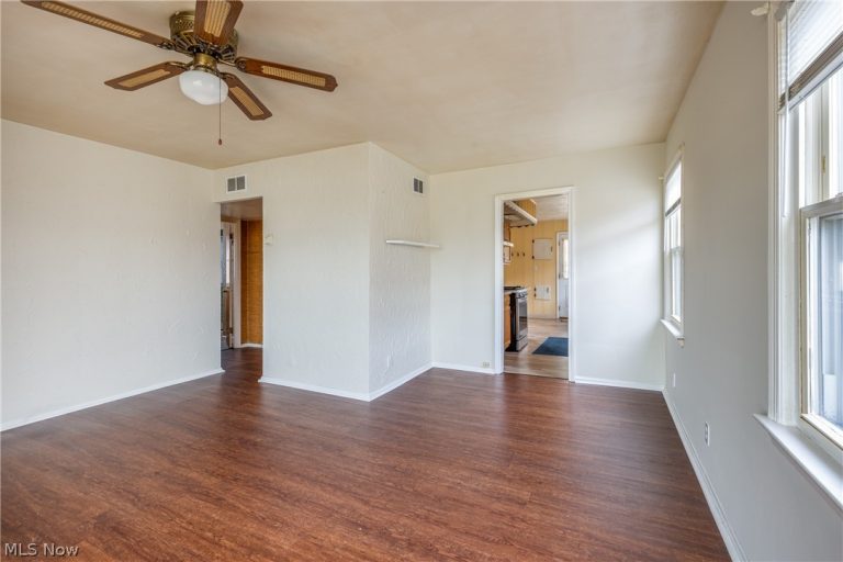 1303 Dartmoor Avenue, Parma, OH - Photo 6