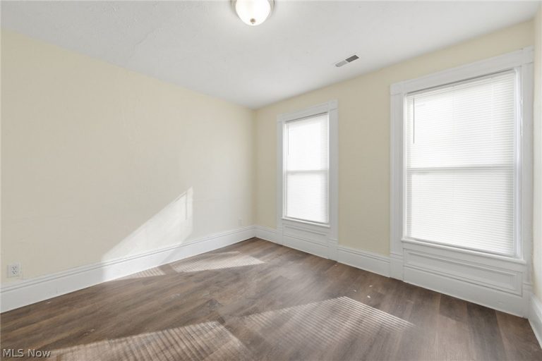 1978 93rd Street, Cleveland, OH - Photo 4