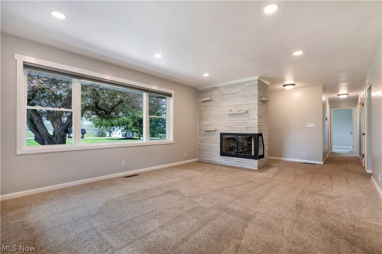 300 Homeworth Road, Alliance, OH - Photo 4