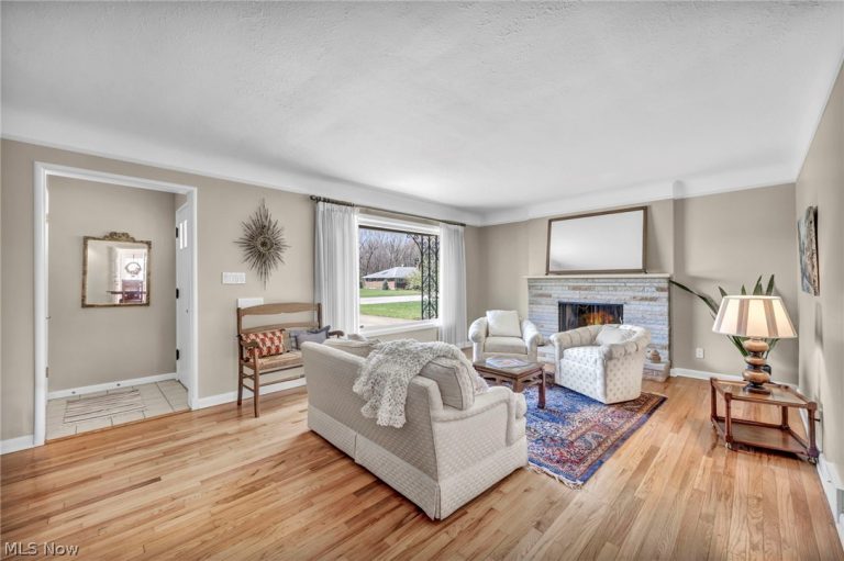 4497 Ranchview Avenue, North Olmsted, OH - Photo 3