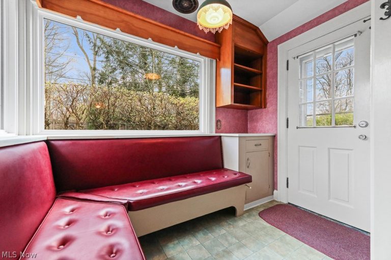 1134 Glamorgan Street, Alliance, OH - Photo 3