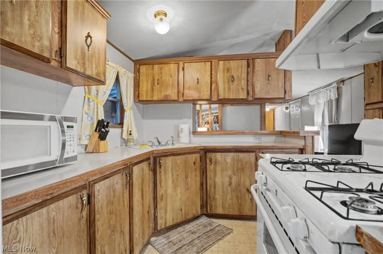 1517 Lady Anne, Streetsboro, OH - Photo 4